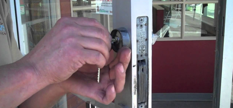 commercial door lock repair Las Flores