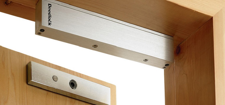 Magnetic lock installation Las Flores